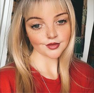 Meet your Posher, Isabel